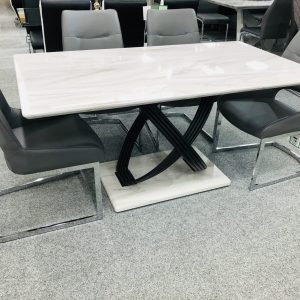 Catania Dining Table with 4 Catania Dining Chairs